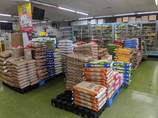 Grocery Store «Townmarket», reviews and photos, 117 E Main St, Newmanstown, PA 17073, USA