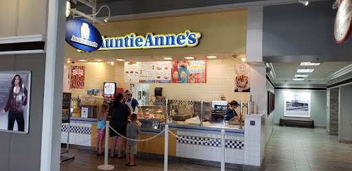 Outlet Mall «Ohio Station Outlets», reviews and photos, 9911 Avon Lake Rd, Burbank, OH 44214, USA