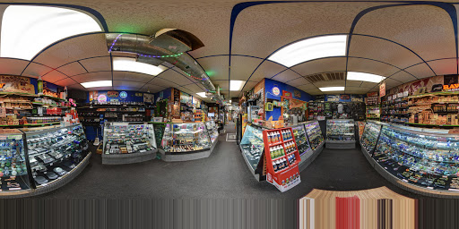 Tobacco Shop «Knuckleheads Tobacco & Gifts», reviews and photos, 550 State St, Madison, WI 53703, USA