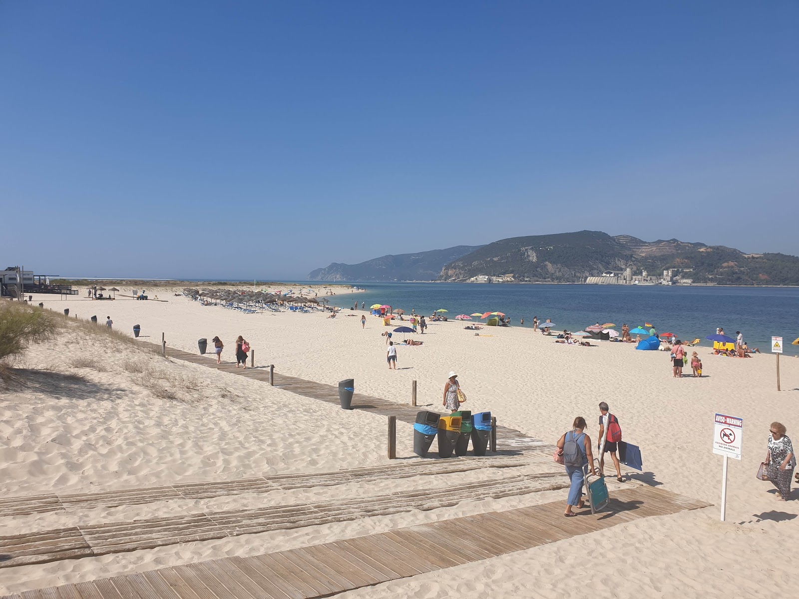 Φωτογραφία του Beach Troia Mar παροχές περιοχής