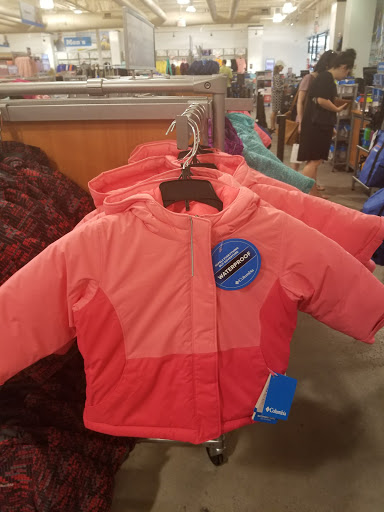 Sportswear Store «Columbia Sportswear Outlet Store», reviews and photos, 10746 Emerald Coast Pkwy, Destin, FL 32550, USA