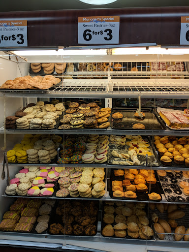 Supermarket «Super King Market», reviews and photos, 2260 Lincoln Ave, Altadena, CA 91001, USA