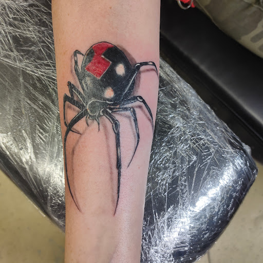 Tattoo Shop «Goodfellas Tattoos», reviews and photos, 908 SW 66th St, Oklahoma City, OK 73139, USA