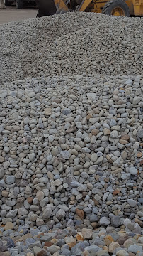 DelliQuadri Lawn Maintenance & Landscaping Contractors - Photo 4 - Car repair in Girard, OH, Youngstown