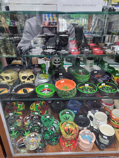 Tobacco Shop «Northern Lights 2», reviews and photos, 270 Enfield St, Enfield, CT 06082, USA