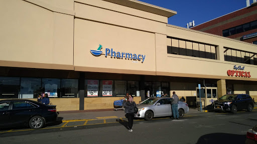 Shopping Mall «Bay Plaza Shopping Center», reviews and photos, 2100 Bartow Ave, Bronx, NY 10475, USA