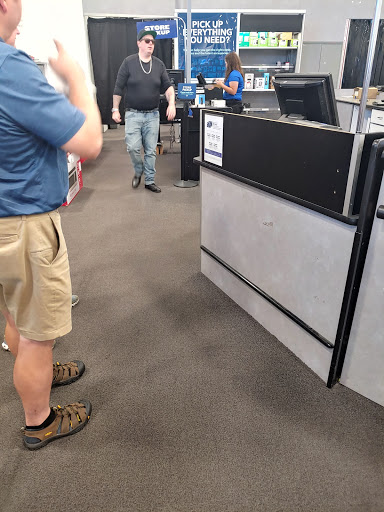 Electronics Store «Best Buy», reviews and photos, 3549 W Shore Dr, Holland, MI 49424, USA