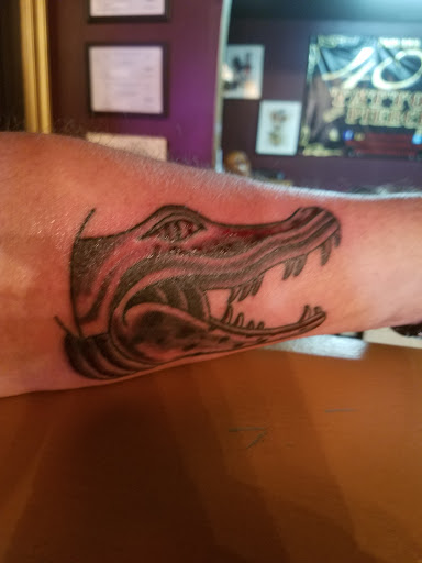 Tattoo Shop «The 407 Tattoo & Piercing Studio», reviews and photos, 13428 Occoquan Rd, Woodbridge, VA 22191, USA