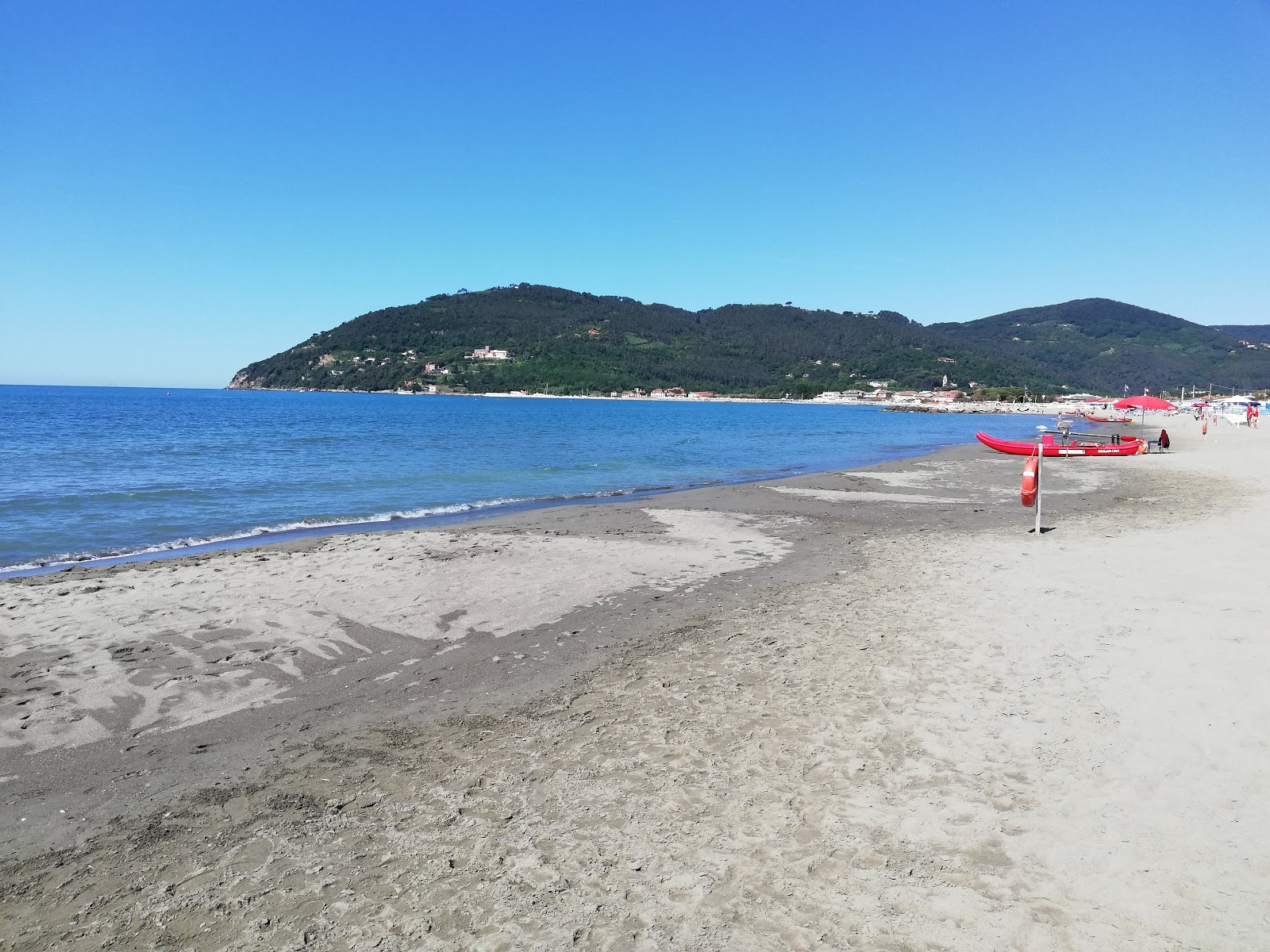 Foto de Spiaggia di Marinella di Sarzana con muy limpio nivel de limpieza