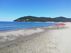 Photo de Marinella di Sarzana Beach zone des équipements