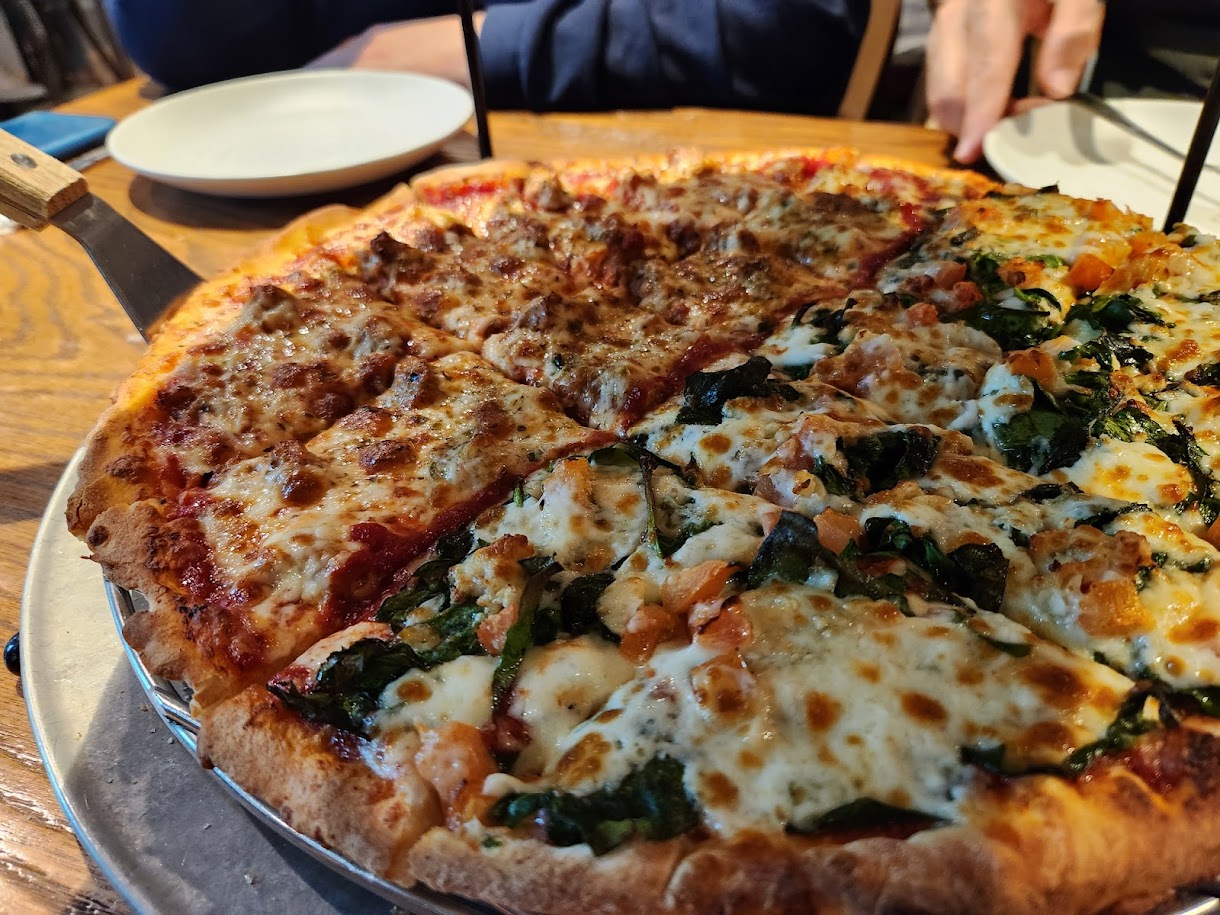 Spinato's Pizzeria and Family Kitchen