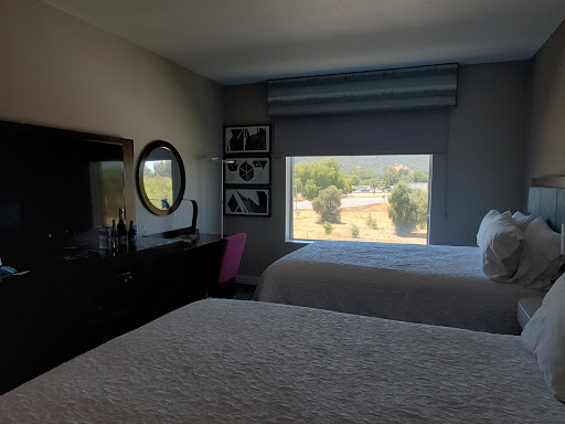 Hampton Inn & Suites Gilroy image