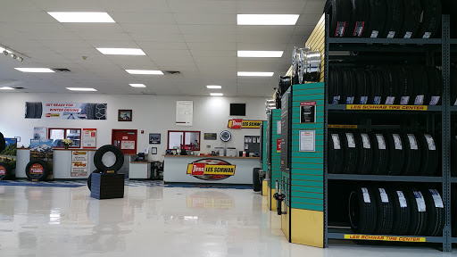 Tire Shop «Les Schwab Tire Center», reviews and photos, 11038 WA-525 #8, Clinton, WA 98236, USA