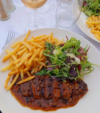 Sauce aux champignons du Restaurant français Le Caveau 30 à Cannes - n°1