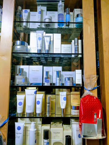 Cosmetics Store «Bluemercury», reviews and photos, 638 Central Ave, Highland Park, IL 60035, USA