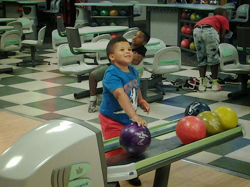 Bowling Alley «Island Strikz Entertainment», reviews and photos, 2302 E Pass Rd, Gulfport, MS 39507, USA