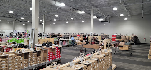 Shoe Store «DSW Designer Shoe Warehouse», reviews and photos, 7555 W Bell Rd, Peoria, AZ 85382, USA