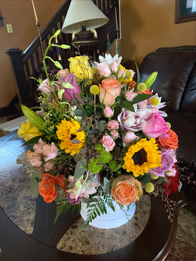 Florist «Flower & Gifts By Renee», reviews and photos, 6914 Schaefer Rd, Dearborn, MI 48126, USA