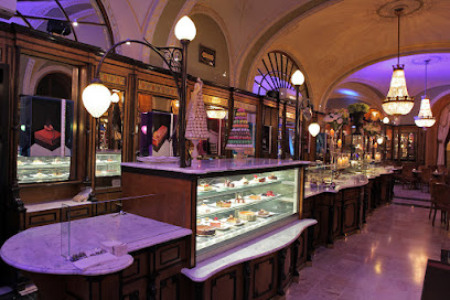 Café Gerbeaud - Budapest, Vörösmarty tér 7-8, 1051 Hungary