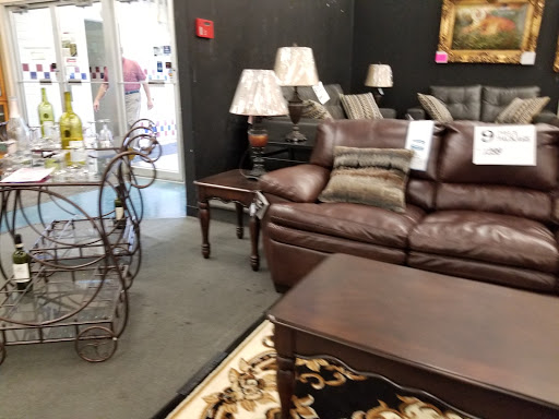 Furniture Store «Unclaimed Freight», reviews and photos, 2260 Industrial Dr, Bethlehem, PA 18017, USA
