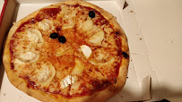 Plats et boissons du Pizzeria Pizza Delizia chemin vert à Paris - n°2