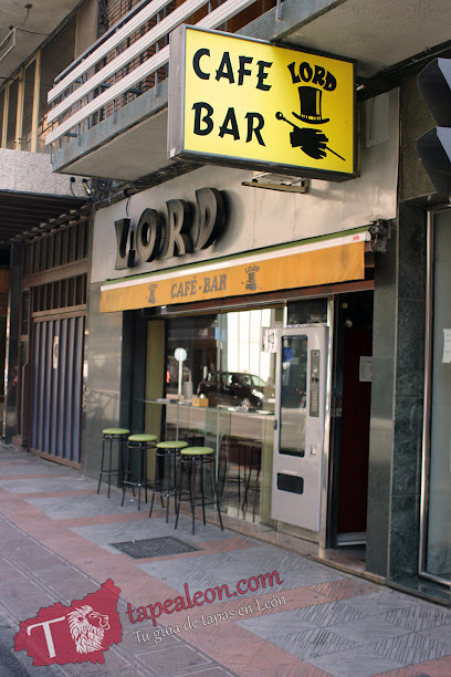 Café-Bar Lord - Av del Padre Isla, 38, Bajo, 24002 León, Spain