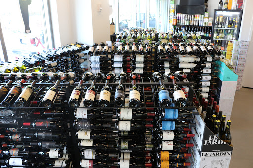 Liquor Store «Seaport Wine & Spirits», reviews and photos, 407 D St, Boston, MA 02210, USA