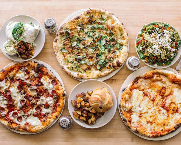 #2 best pizza place in Libertyville - Pizzeria DeVille