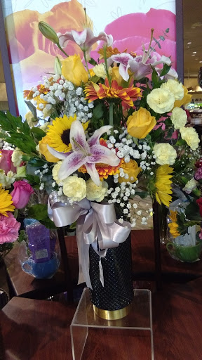 Grocery Store «Safeway», reviews and photos, 475 M St, Crescent City, CA 95531, USA