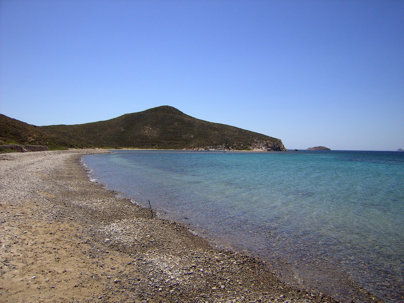 Foto de Paralia Panagia Geranou con pequeños guijarros grises superficie