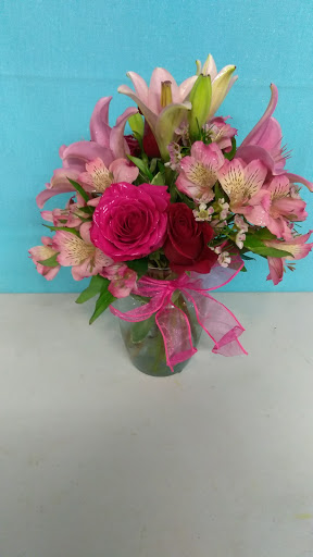 Florist «Metro Florist & Gifts», reviews and photos, 216 W 6th St, Ferris, TX 75125, USA