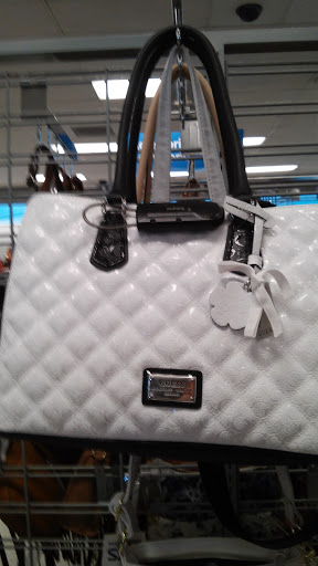 Clothing Store «Ross Dress for Less», reviews and photos, 13750 Riverside Dr, Sherman Oaks, CA 91423, USA