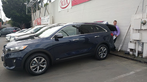 Kia Dealer «Kia of Portland», reviews and photos, 307 NE Broadway St, Portland, OR 97232, USA