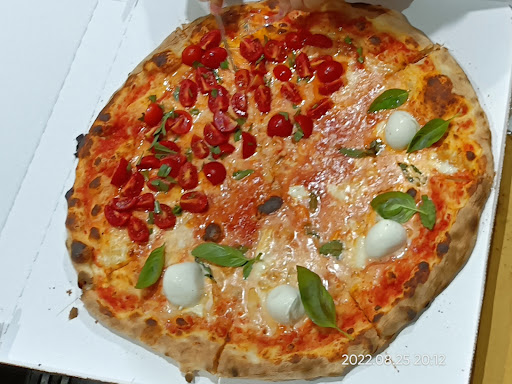 Bugs Bunny Pizzeria in Sava, Provincia di Taranto