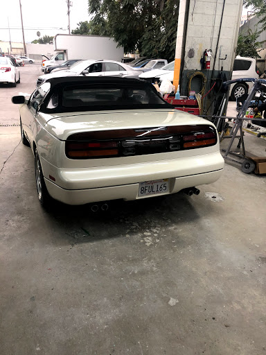 Auto Body Shop «West Coast Body & Paint», reviews and photos, 15201 Oxnard St # H, Van Nuys, CA 91411, USA