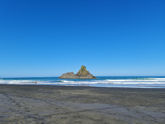 Karekare Beach