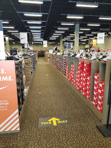 Shoe Store «DSW Designer Shoe Warehouse», reviews and photos, 937 Watters Creek Blvd, Allen, TX 75013, USA