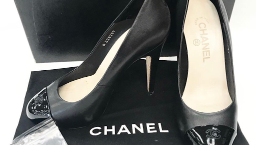 Used Clothing Store «Clothes Mentor Arlington Heights», reviews and photos, 862 W Dundee Rd, Arlington Heights, IL 60004, USA