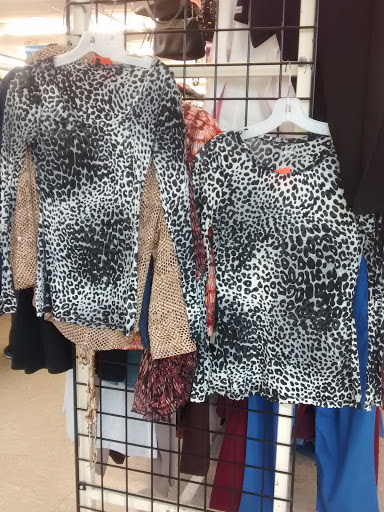 Thrift Store «Village Discount Outlet», reviews and photos, 2930 State Rd, Cuyahoga Falls, OH 44223, USA