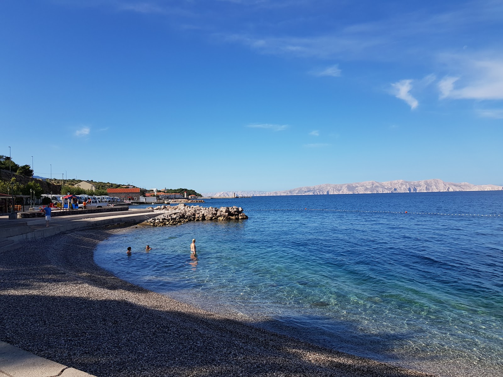 Photo de Plaza Senj II avec l'eau cristalline de surface