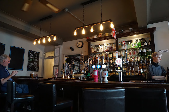 Brighton Tavern - Pub
