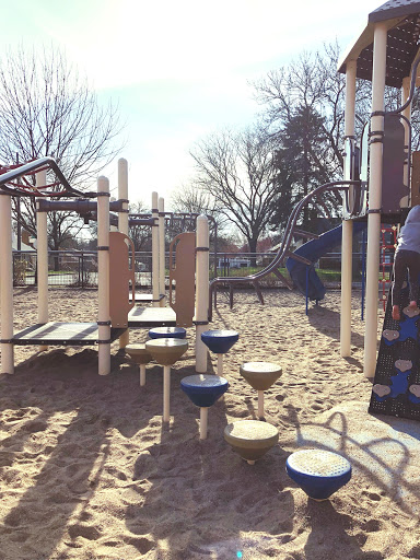 Recreation Center «North Dale Recreation Center», reviews and photos, 1414 St Albans St N, St Paul, MN 55117, USA