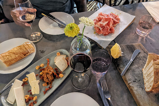 Wine Store «Dedalus Wine Shop, Market & Wine Bar», reviews and photos, 388 Pine St, Burlington, VT 05401, USA