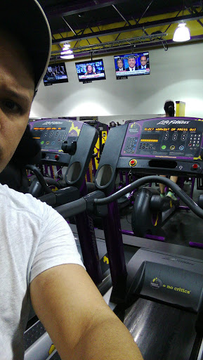 Shopping Mall «Mayfair Shopping Center», reviews and photos, 6420 Sackett St, Philadelphia, PA 19149, USA