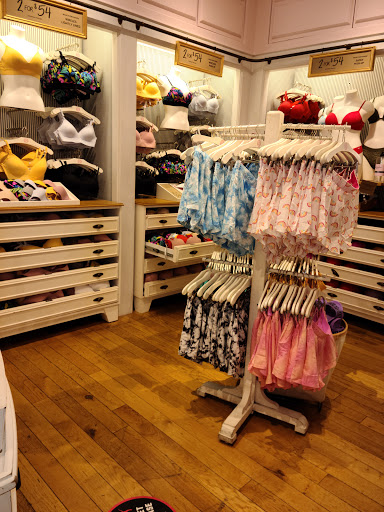 Shopping Mall «Deptford Mall», reviews and photos, 1750 Deptford Center Rd, Deptford Township, NJ 08096, USA