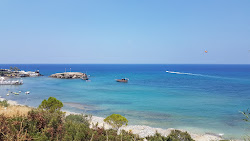 Foto av Escape beach omgiven av klippor