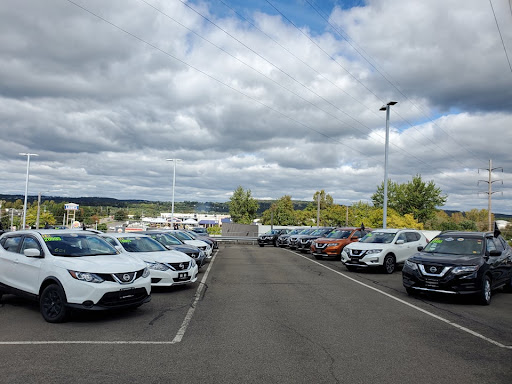Car Dealer «Serafini Nissan», reviews and photos, 3101 Vestal Pkwy E, Vestal, NY 13850, USA
