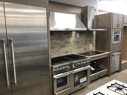 Appliance Store «Famous Tate Appliance & Bedding Centers», reviews and photos, 4520 E Bay Dr, Clearwater, FL 33764, USA