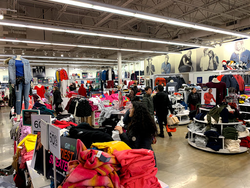 Clothing Store «Gap Outlet», reviews and photos, 1001 N Arney Rd, Woodburn, OR 97071, USA