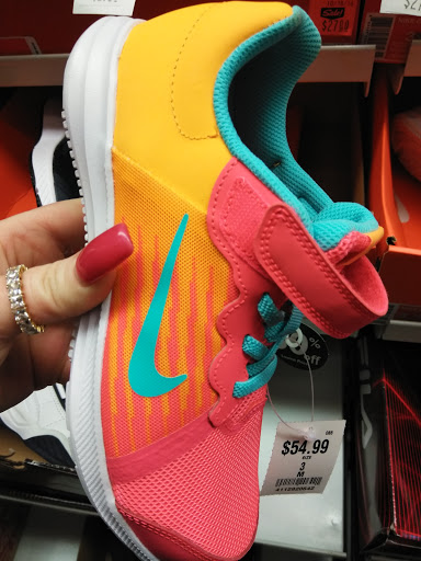 Shoe Store «Shoe Show», reviews and photos, 709 S Broadway, Pennsville, NJ 08070, USA